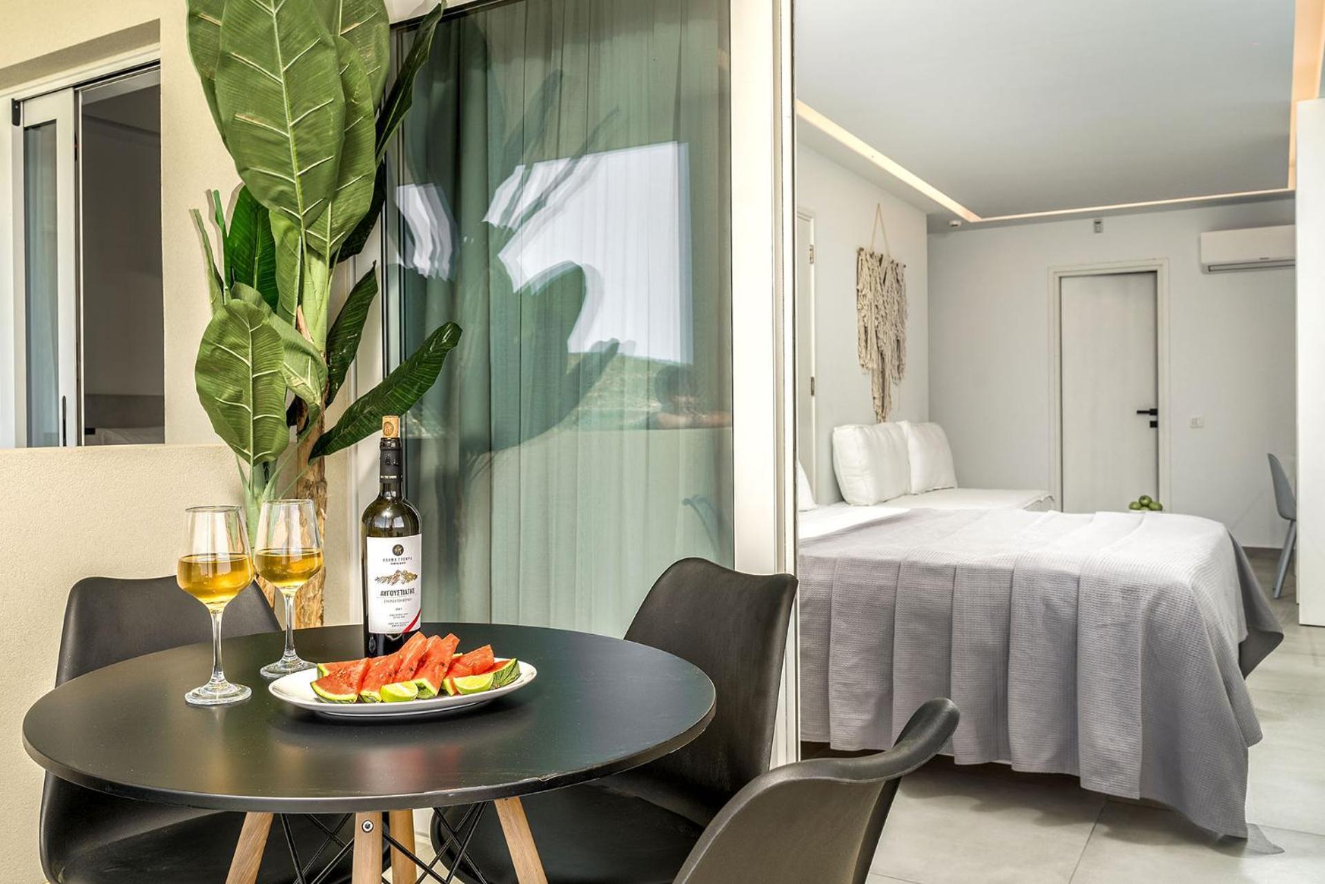 Myzith Luxury Suites Keri Exterior foto